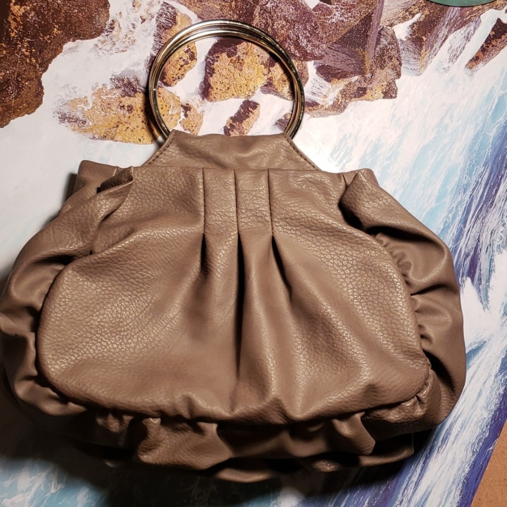 🌹Handbag with frills  metal ring hand holder